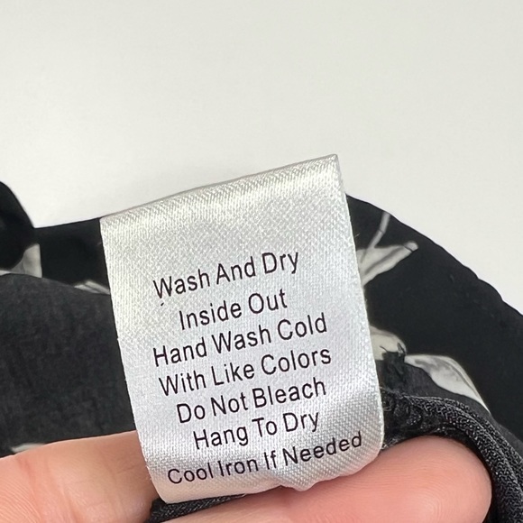 Altar’d State Dark Floral Wide Leg Sleeveless Jumpsuit Size Medium - Picture 12 of 12